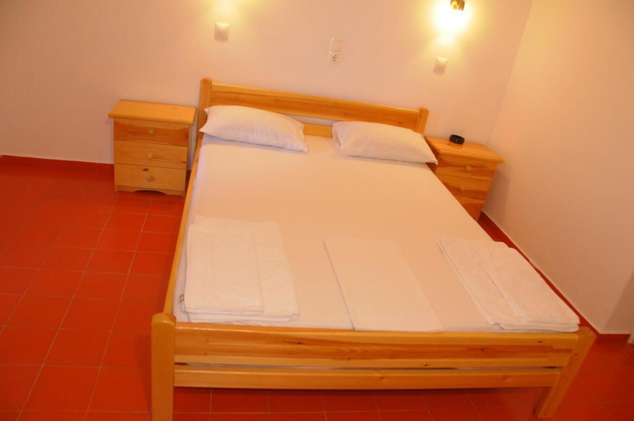 Chalikias Rooms Asprogerakata 外观 照片