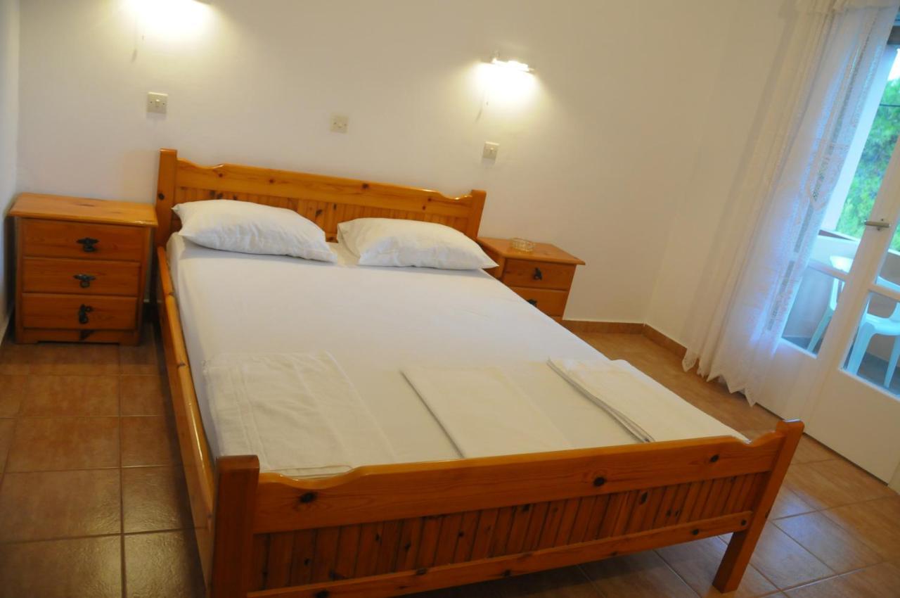 Chalikias Rooms Asprogerakata 外观 照片
