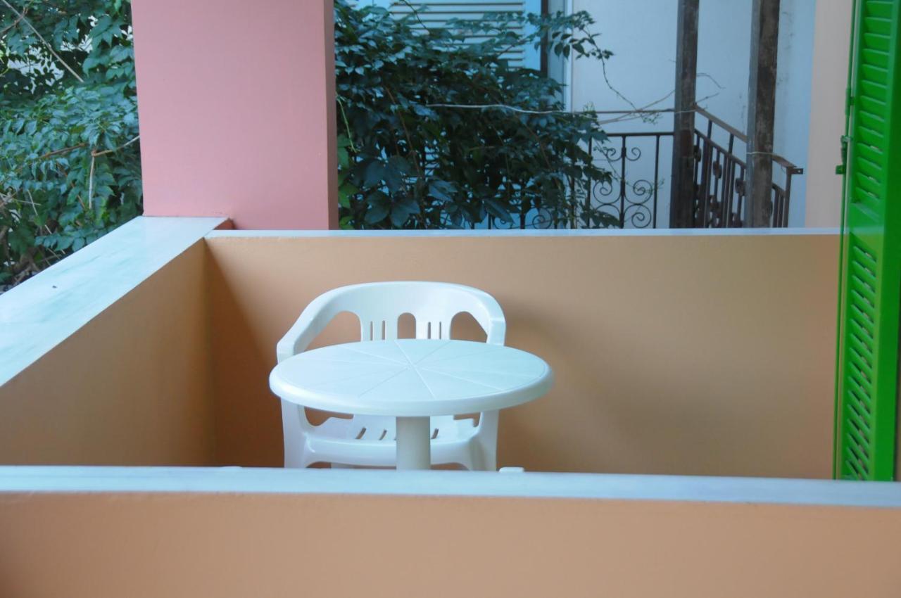 Chalikias Rooms Asprogerakata 外观 照片