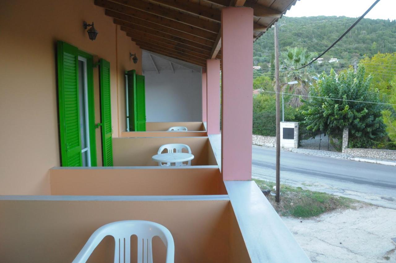 Chalikias Rooms Asprogerakata 外观 照片