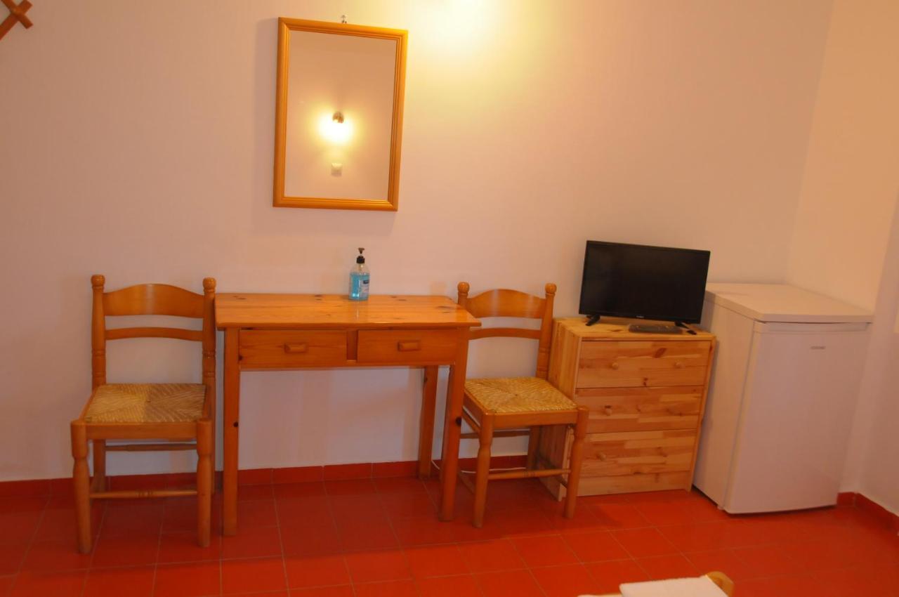 Chalikias Rooms Asprogerakata 外观 照片