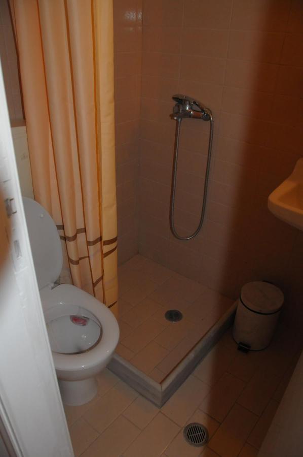 Chalikias Rooms Asprogerakata 外观 照片